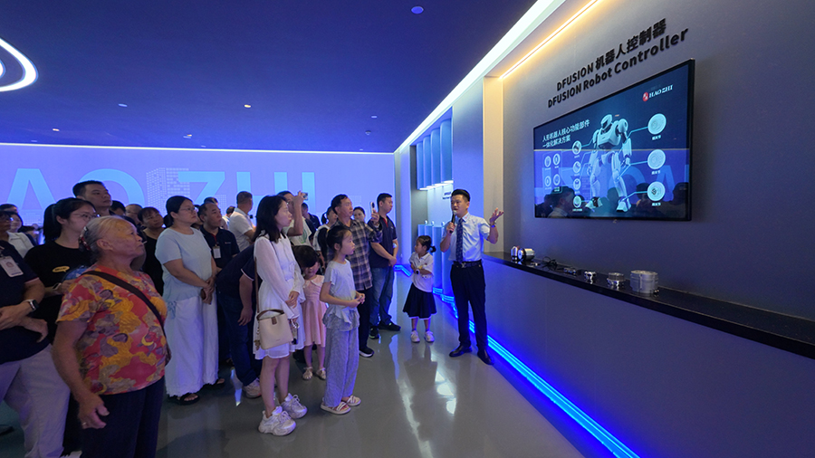 1787551200992385.jpg 展厅讲解1.jpg